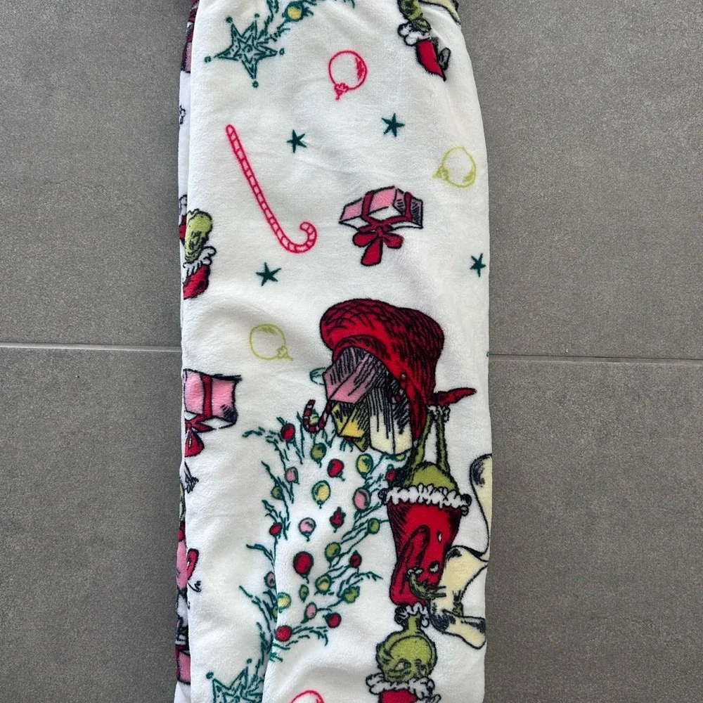 The Grinch Holiday Plush Blanket‎ Christmas Oversized Throw 50x70 NWOT
